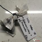 Mercedes W124 Sedan  1986  Klemmetjes TBV Strip onder achter, Gebruikt, -, -, Ophalen of Verzenden