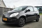 Renault Twingo 1.2 Authentique Airco NW Distributie|NW APK, Auto's, Gebruikt, 31 €/maand, 4 cilinders, Zwart