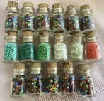 17 Vintage glazen mini flesjes met kleine kraaltjes,4,5 cm, Ophalen, Zo goed als nieuw, Kraal
