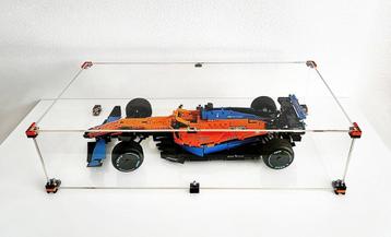 Showcase voor 42141 McLaren F1 Nieuw beschikbaar voor biedingen