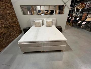 Luxe Boxspring Ibiza beige Actieprijs bed topper matras beschikbaar voor biedingen