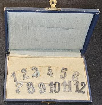 Vintage Set van 12 Zilveren Cijfers – Gemerkt 800 beschikbaar voor biedingen