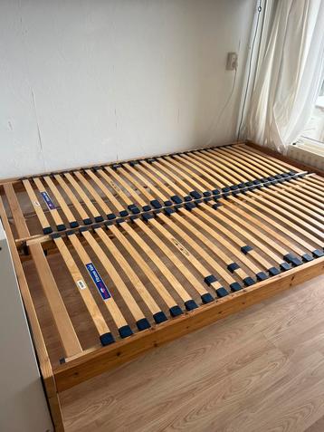 Compact bedframe 140 (twijfelaar)