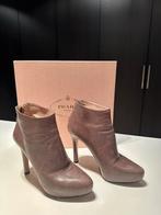 Prada Hakken - Stijlvolle Enkellaarsjes, Prada, Beige, Lage of Enkellaarzen, Ophalen of Verzenden