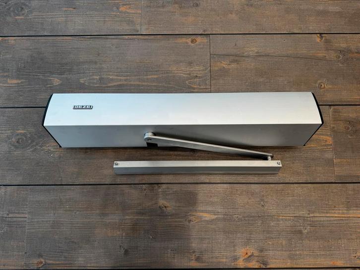 Geze Elektrische Deuropener Automaat Deurdranger Automatisch, Doe-het-zelf en Verbouw, Hang- en Sluitwerk, Overige typen, Overige materialen