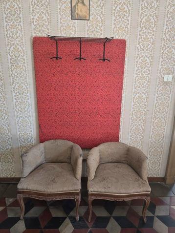 2 oude retro stoeltjes beschikbaar voor biedingen