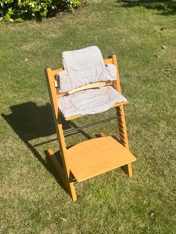  Stokke Tripp Trapp Kinderstoel – Inclusief Extra Kussens beschikbaar voor biedingen
