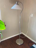 Vloerlamp Ikea wit glas zilver metaal 150cm, Huis en Inrichting, Lampen | Vloerlampen, Ophalen of Verzenden, Zo goed als nieuw