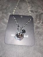 Smiley ketting. Nieuw stainless steel, Sieraden, Tassen en Uiterlijk, Kettingen, Ophalen of Verzenden, Zo goed als nieuw, Zilver
