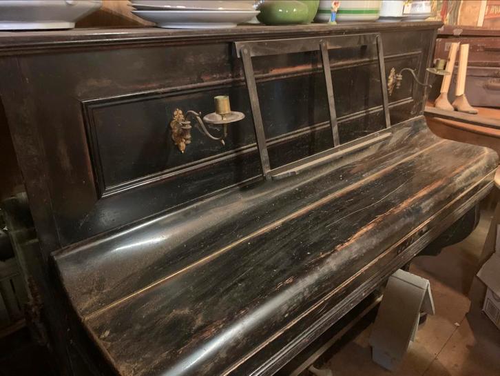 Antieke piano., Muziek en Instrumenten, Piano's, Gebruikt, Piano, Zwart, Ophalen of Verzenden