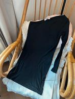 Little black dress met één lange mouw van mango, Kleding | Dames, Ophalen of Verzenden, Zo goed als nieuw, Zwart, Boven de knie