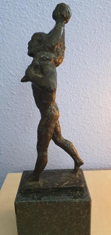 Bronzen beeld Pieter d'Hont man met kind / Tjikkie Kreuger beschikbaar voor biedingen