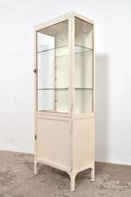 Apothekerskast medicijnkast vitrinekast kast vitrine 1974, Ophalen of Verzenden, Gebruikt