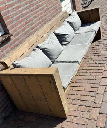 Loungebanken. Hoiten. . Set.   in zeer goede nieuw staat beschikbaar voor biedingen