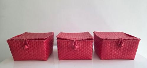 3 rode opberg mandjes faire trade, Huis en Inrichting, Woonaccessoires | Schalen en Manden, Zo goed als nieuw, Rechthoekig, Kunststof