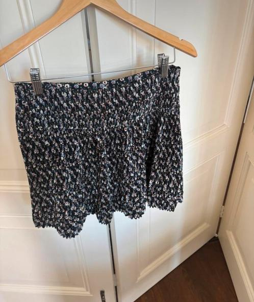 H&M Trend geheel nieuwe plissé rokje, korte rok, maat S/M, Kleding | Dames, Rokken, Zo goed als nieuw, Maat 36 (S), Zwart, Boven de knie
