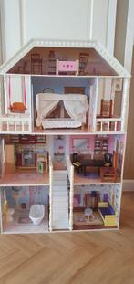 Poppenhuis kidkraft met houten meubels, Kinderen en Baby's, Speelgoed | Poppenhuizen, Poppenhuis, Gebruikt, Ophalen