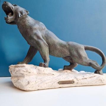 Art deco beeld van een brullende tijger  beschikbaar voor biedingen