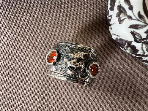 GUCCI Zilveren Ring - Leeuw & Oranje Stenen - Maat 11, Sieraden, Tassen en Uiterlijk, Ringen, Zo goed als nieuw, Dame of Heer