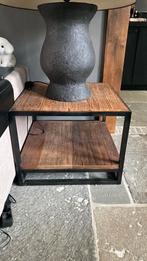 Salontafel/ bijzettafel, Vierkant, 55 tot 75 cm, Zo goed als nieuw, Hout