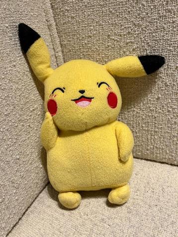Pikachu Pokémon knuffel 30 cm. hoog  beschikbaar voor biedingen