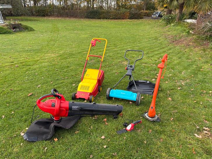 Grasmaaier grastrimmer bladblazer buxesschaar, Tuin en Terras, Grasmaaiers, Zo goed als nieuw, Elektrische grasmaaier, Ophalen