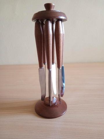 Vintage Fruitmesjes Set met Magnetische Houder beschikbaar voor biedingen