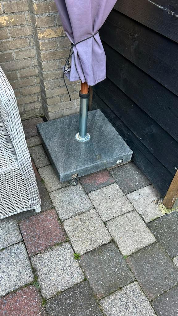 Grote Parasol 3.5m + Verrijdbare Voet, Tuin en Terras, Parasols, Gebruikt, Stokparasol, 3 tot 4 meter, Ophalen