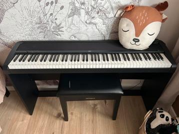 Digitale piano beschikbaar voor biedingen