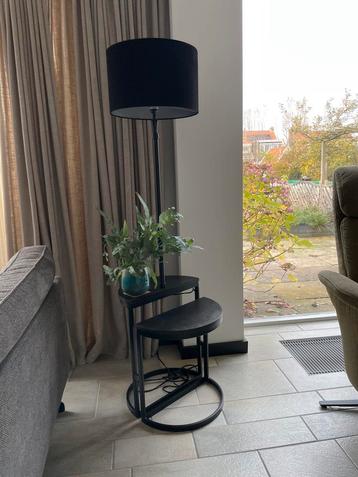 Riviera Maison bijzettafel met ingebouwde vloerlamp beschikbaar voor biedingen