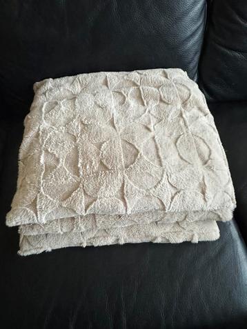 3 kussentjes taupe beschikbaar voor biedingen