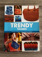 Trendy Tassen Haken en Breien - Handgemaakt!, Boeken, Ophalen of Verzenden, Zo goed als nieuw, Breien en Haken
