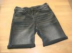 r895 - slim fit zwarte korte broek H&M (maat 170), Broek, H&M, Ophalen of Verzenden, Zo goed als nieuw