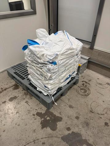Lege bigbags (1000kg) geperst in balen beschikbaar voor biedingen