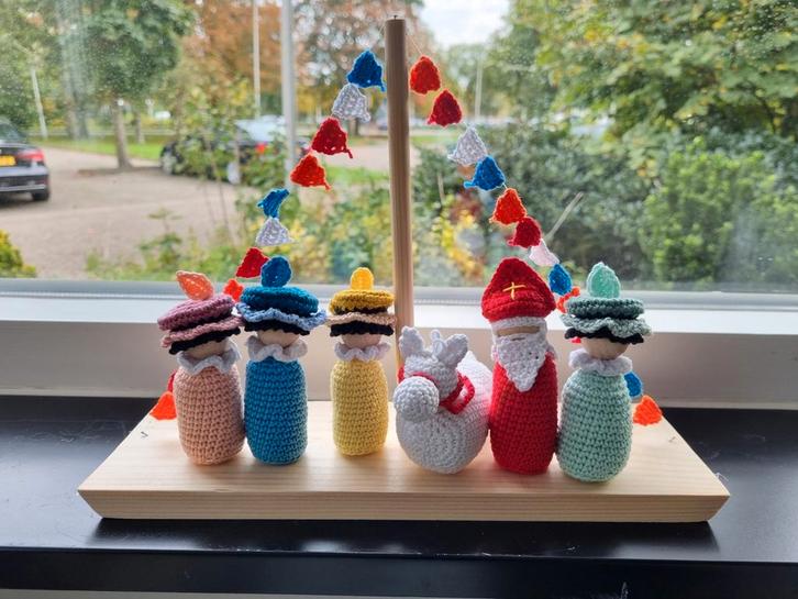 Haakpatroon Sint, piet, paard en vlaggetjes, Hobby en Vrije tijd, Breien en Haken, Nieuw, Haken, Ophalen