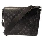 Louis Vuitton District PM Messenger Bag Mono M46255, Sieraden, Tassen en Uiterlijk, Tassen | Schoudertassen, Louis Vuitton, Gebruikt