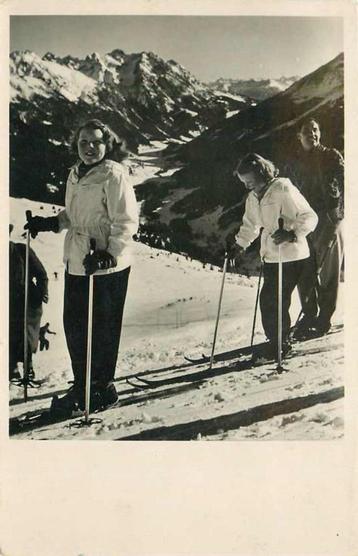 (377-575-037) Sankt Anton Prinsessen Beatrix en Irene beschikbaar voor biedingen