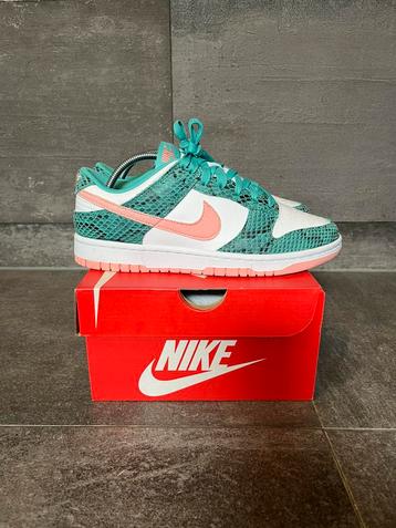 Nike Dunk Low Snakeskin | Maat 38.5 beschikbaar voor biedingen