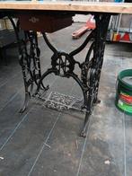 Onderstel Antieke trap naaimachine, Ophalen