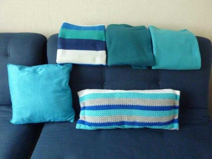 3 nieuwe plaids en 2 kussentjes, Huis en Inrichting, Woonaccessoires | Plaids en Woondekens, Nieuw, Ophalen of Verzenden