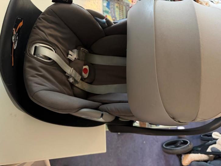 Cybex cloud z i-size + base, Kinderen en Baby's, Autostoeltjes, Zo goed als nieuw, Overige merken, 0 t/m 13 kg, Isofix, Slaapstand