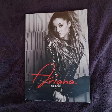 Ariana Grande The book. Niet in NL verkrijgbaar.  beschikbaar voor biedingen