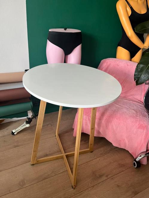 Rond bijzettafeltje met houten onderstel, Huis en Inrichting, Tafels | Statafels, Zo goed als nieuw, Ophalen