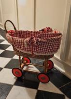 Vintage poppenwagen- Riet- rijdt goed nog-, Kinderen en Baby's, Speelgoed | Poppen, Ophalen, Gebruikt, Babypop