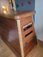 Gymkast janssen fritsen. turn, salon tafel, bankje, kast, Ophalen, Gebruikt, Bruin, Materiaal