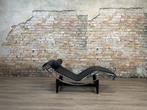 Cassina LC4 zwart bij TheReSales, Ophalen of Verzenden, Zo goed als nieuw, Metaal, 150 cm of meer