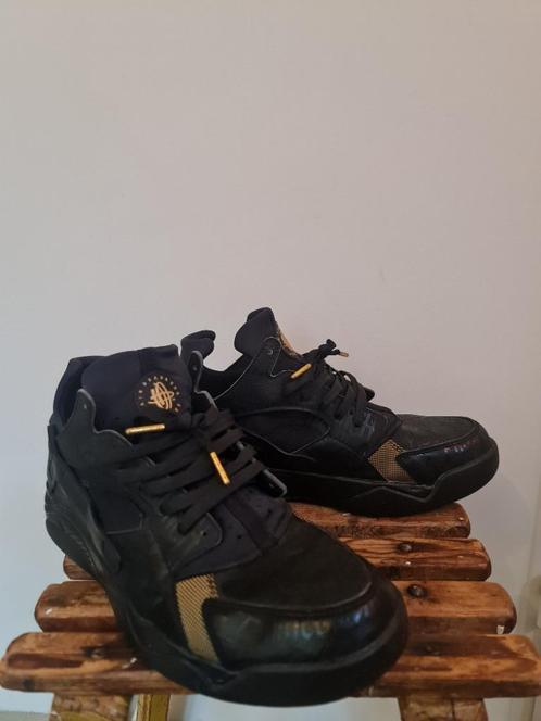 Nike Air Flight Huarache 'Trash Talk' mt 45, Kleding | Heren, Schoenen, Zo goed als nieuw, Sneakers of Gympen, Zwart, Ophalen of Verzenden