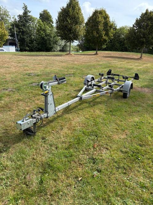 Nette pega 325/275 boottrailer, Watersport en Boten, Boottrailers, Zo goed als nieuw, Overige typen, Minder dan 1500 kg, Minder dan 6 meter
