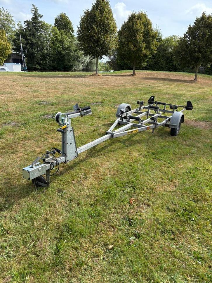 Nette pega boottrailer, Watersport en Boten, Boottrailers, Zo goed als nieuw, Overige typen, Minder dan 1500 kg, Minder dan 6 meter