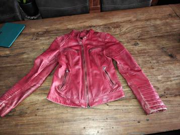  Rood leren jack maat M beschikbaar voor biedingen